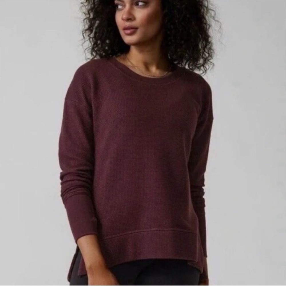 Athleta maroon long sleeve coaster luxe waffle sweater thumb holes